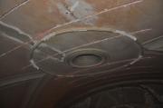 Detail
vedení heli-táhel v klenbě. Detail of the drawbars in the vaults.