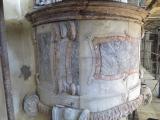 Stav
mramorové kazatelny před obnovou.altarMarble pulpit before restoration